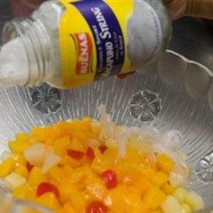 Cách làm "Cocktail" rau câu bào