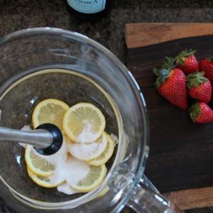 Cách pha cocktail rượu chanh