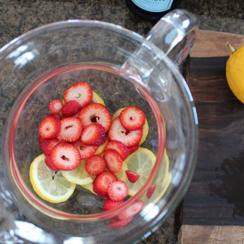 Cách pha cocktail rượu chanh