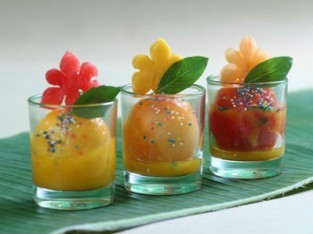 Cocktail trái cây kẹo vụn