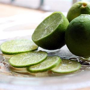 Cách pha cocktail trái hồng