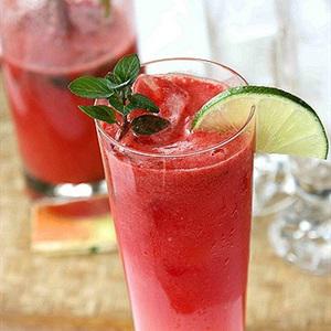 Cách pha chế cocktail với dưa hấu