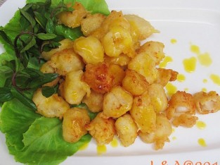 Cồi điệp chiên giòn với sốt chanh dây