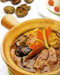 Cơm cá mặn gà tay cầm