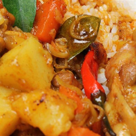 Cách làm cơm cà ri thịt gà