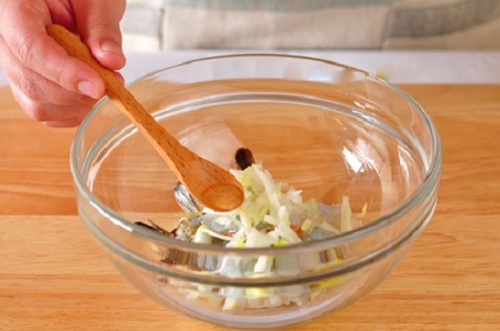 Cơm cháy chà bông chuẩn vị rưới mỡ hành giòn thơm ngon ngất ngây