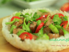 Cơm cháy chả lụa kho quẹt