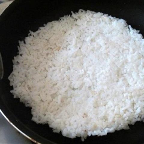 Cách làm cơm cháy mỡ hành giòn rụm nước mắm