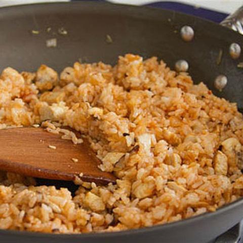 Cách làm cơm chiên bọc trứng