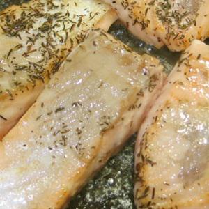 Cách làm cơm chiên cá hồi mặn