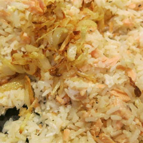 Cách làm cơm chiên cá hồi mặn