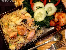 Cơm chiên cá hồi