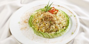 Cơm chiên cá mặn