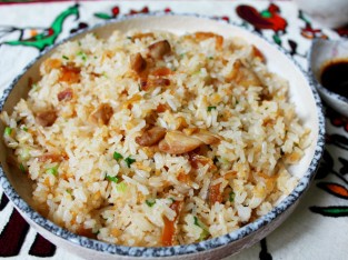 Cơm chiên cá mặn thịt gà