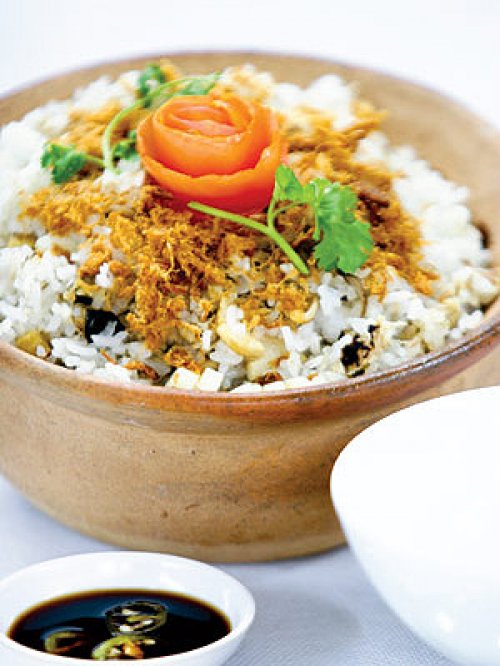 Cơm chiên cá mặn