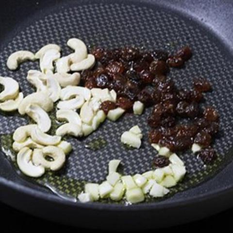 Cách làm cơm chiên dứa