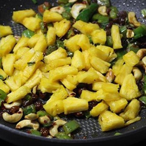 Cách làm cơm chiên dứa