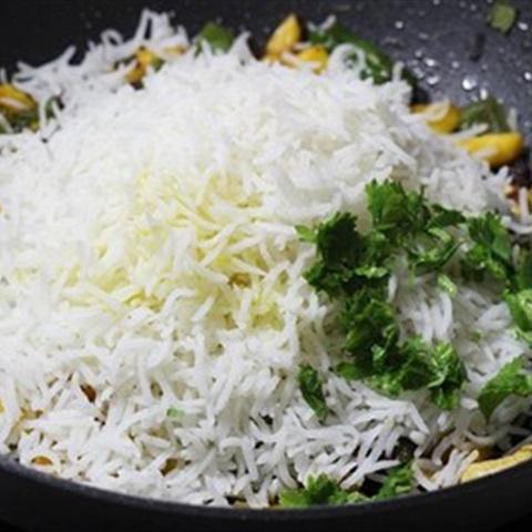 Cách làm cơm chiên dứa