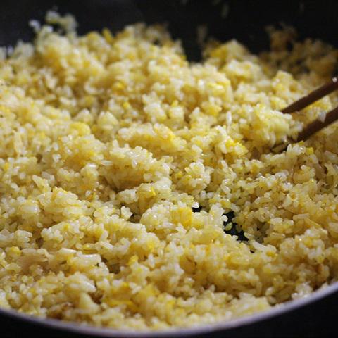 Cách làm cơm chiên Dương Châu