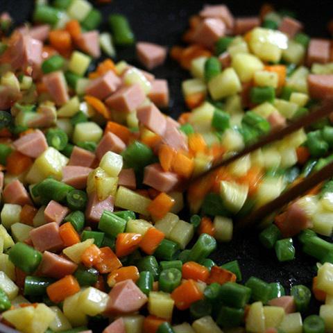 Cách làm cơm chiên Dương Châu