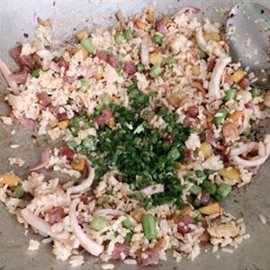 Cách làm cơm chiên hải sản