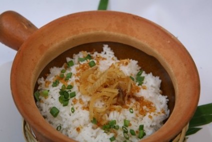 Cơm chiên khô cá lưỡi trâu