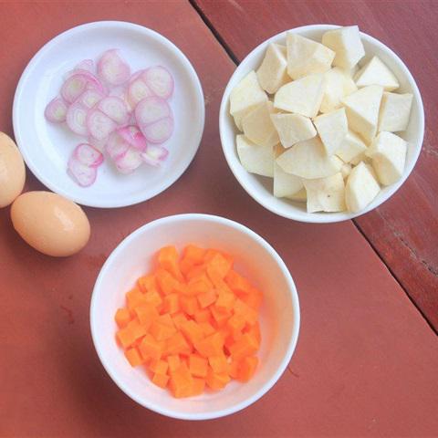 Cách làm cơm chiên khoai lang