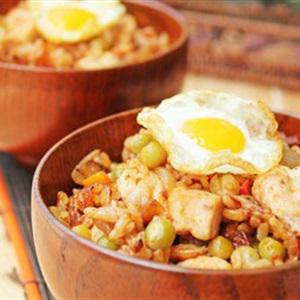 Cách làm cơm chiên kiểu Indonesia