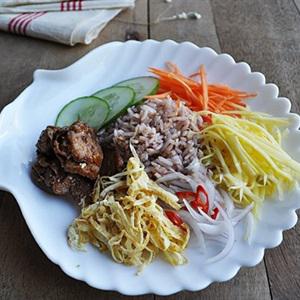 Cách làm cơm chiên kiểu Thái