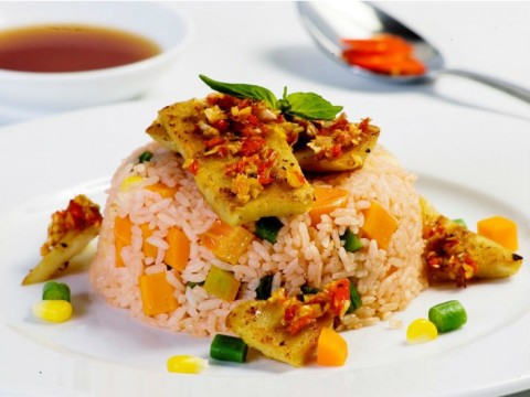 Cơm chiên mì căn