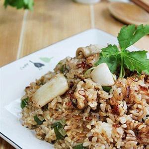 Cách làm cơm chiên mực tươi
