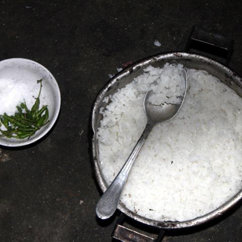 Cách làm cơm chiên muối ớt xanh