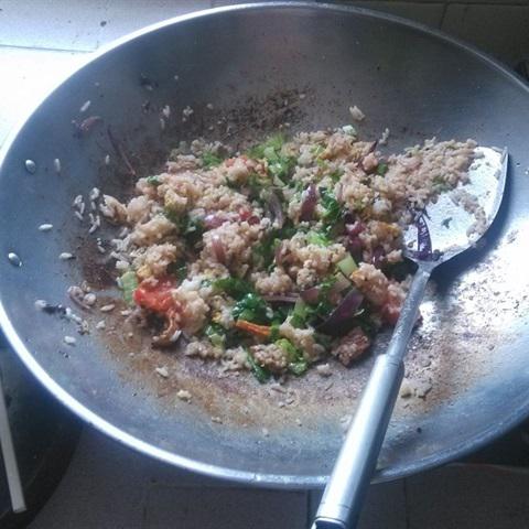 Cách làm cơm chiên ngũ sắc