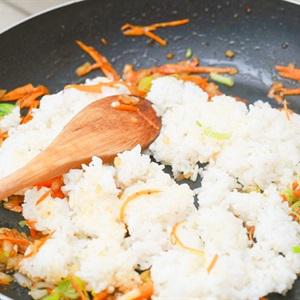 Cách làm cơm chiên Nhật bản