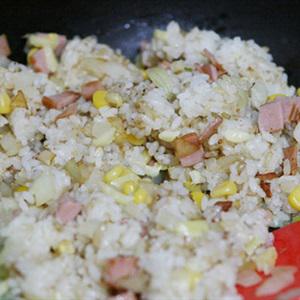 Cách làm cơm chiên phô mai