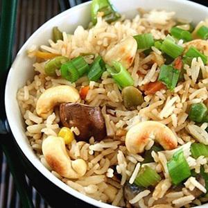 Cách làm cơm chiên rau củ chay