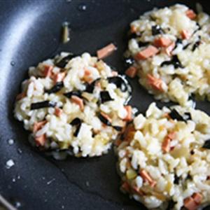 Cách làm cơm chiên rong biển