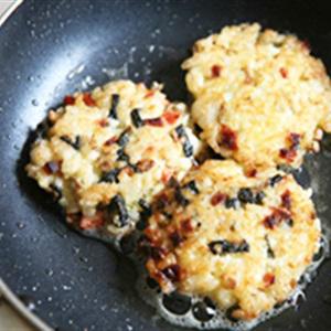 Cách làm cơm chiên rong biển