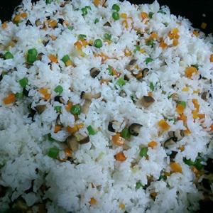 Cách làm cơm chiên thập cẩm chay