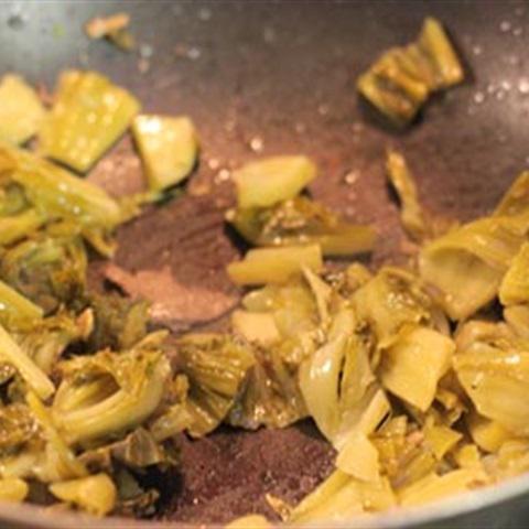 Cách làm cơm chiên thịt bò dưa cải