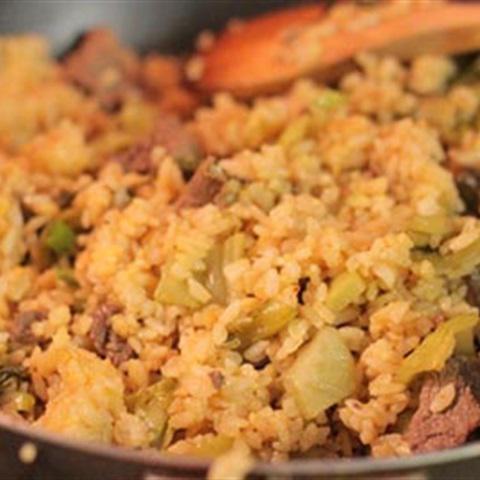 Cách làm cơm chiên thịt bò dưa cải