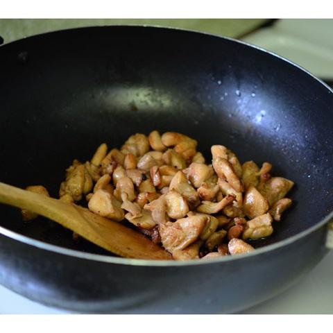 Cách làm cơm chiên thịt gà