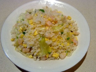 Cơm chiên tôm, cá mặn