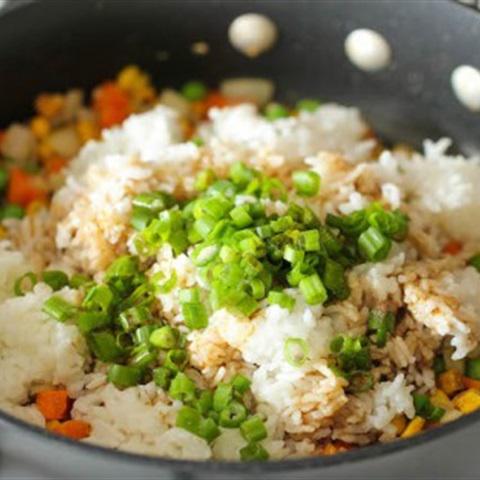 Cách làm cơm chiên tôm giòn