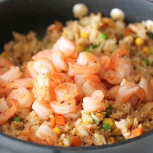 Cách làm cơm chiên tôm giòn