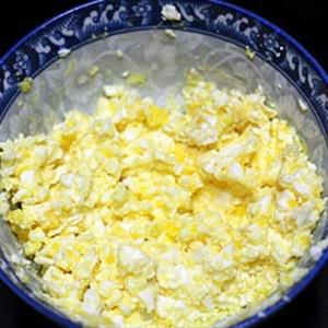 Cách làm tôm chiên trứng muối