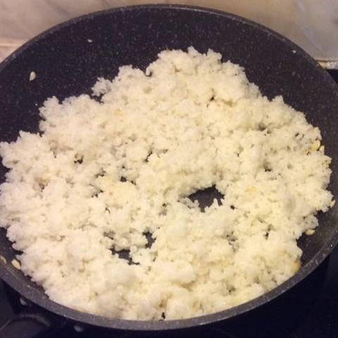 Cách làm cơm chiên trái cây