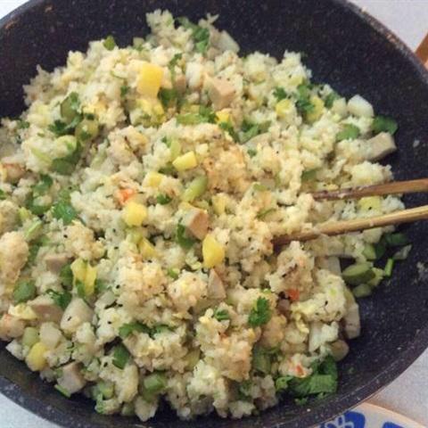 Cách làm cơm chiên trái cây