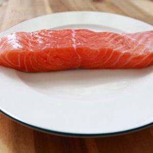 Cách làm cơm chiên với cá hồi