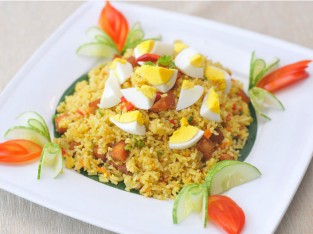 Cơm chiên xá xíu